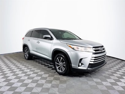 Used 2019 Toyota Highlander SE
