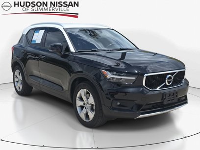 Used 2021 Volvo XC40 T5 Momentum w/ Premium Package