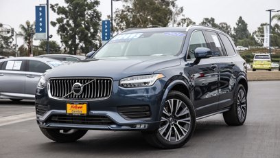 Used 2021 Volvo XC90 T6 Momentum w/ Climate Package