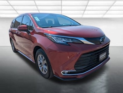 Used 2021 Toyota Sienna XLE