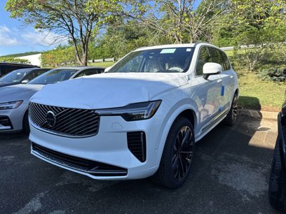 New 2025 Volvo XC90 B6 Plus w/ Protection Package Premier