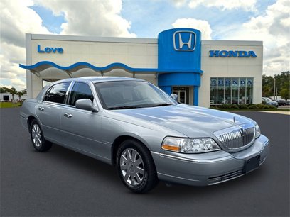 Used 2006 Lincoln Town Car Signature Limited
