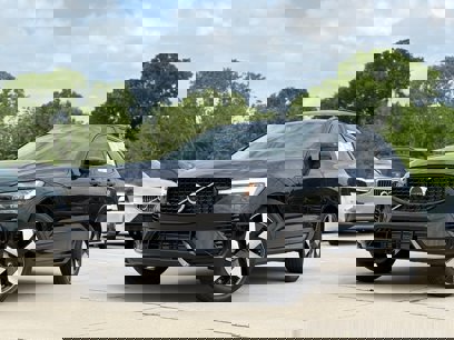 New 2025 Volvo XC60 T8 Plus w/ Protection Package Premier
