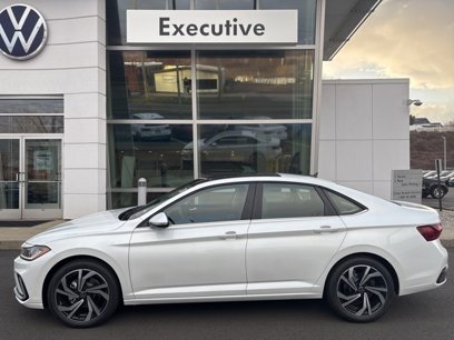 New 2025 Volkswagen Jetta SEL