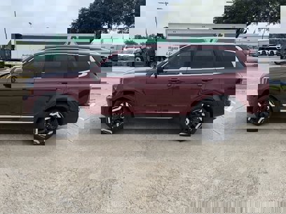 Used 2024 Kia Telluride EX w/ EX Captain's Chair Package