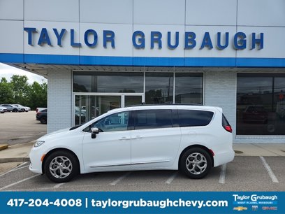 Used 2023 Chrysler Pacifica Limited