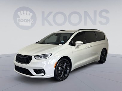 Used 2021 Chrysler Pacifica Touring w/ S Appearance Package