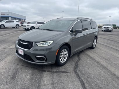 Used 2022 Chrysler Pacifica Touring-L