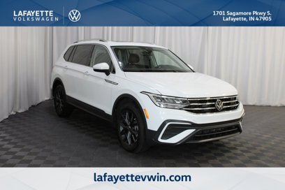 Used 2024 Volkswagen Tiguan SE w/ Panoramic Sunroof Package