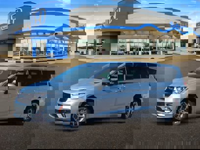 Used 2023 Chrysler Pacifica Touring-L