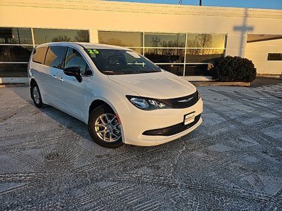 New 2025 Chrysler Voyager LX