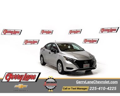 Used 2025 Nissan Versa S w/ Trunk Package