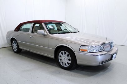 Used 2003 Lincoln Town Car Executive