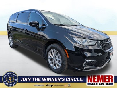 New 2025 Chrysler Pacifica Select