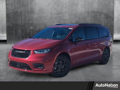 New 2025 Chrysler Pacifica Premium