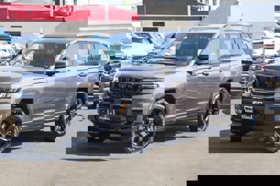 New 2025 Jeep Grand Cherokee L Altitude