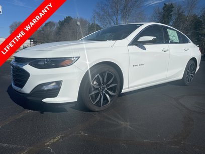 New 2025 Chevrolet Malibu RS w/ LPO, Floor Liner Package
