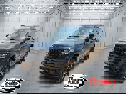 New 2025 Jeep Grand Cherokee L Laredo