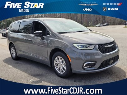 New 2025 Chrysler Pacifica Select