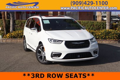 Used 2022 Chrysler Pacifica Pinnacle