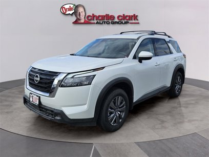 New 2025 Nissan Pathfinder SV