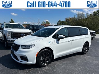 Used 2023 Chrysler Pacifica Touring-L w/ S Appearance Package