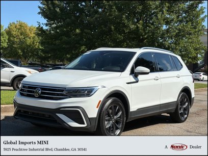 Used 2022 Volkswagen Tiguan SE w/ Panoramic Sunroof Package