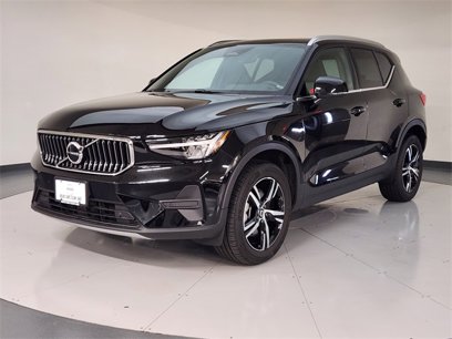 Used 2025 Volvo XC40 B5 Core