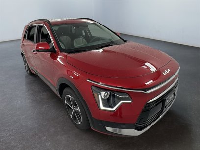 New 2025 Kia Niro SX