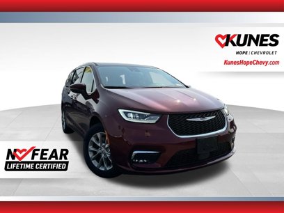Used 2023 Chrysler Pacifica Touring-L