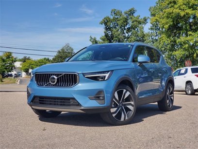 Certified 2023 Volvo XC40 B5 Ultimate w/ Protection Package Premier