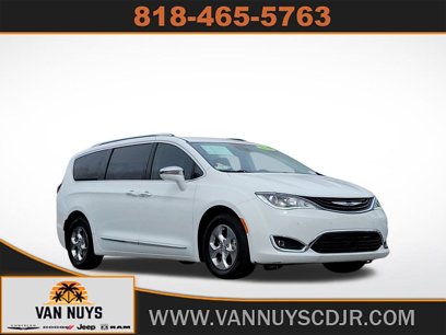Used 2018 Chrysler Pacifica Limited w/ Advanced Safetytec Group