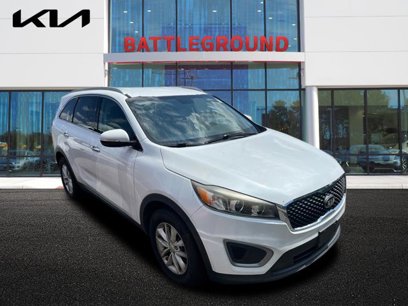 Used 2016 Kia Sorento LX w/ LX Convenience Package