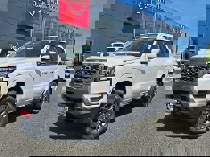 New 2025 Nissan Frontier SV