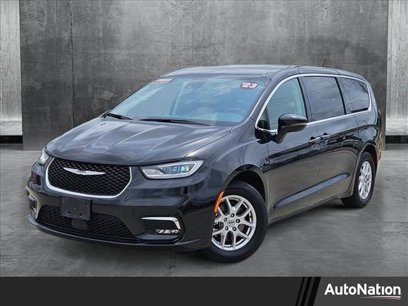 Used 2023 Chrysler Pacifica Touring-L