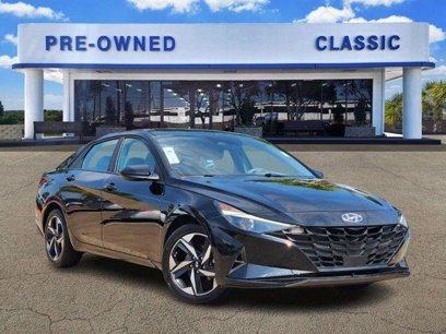 Used 2023 Hyundai Elantra SEL w/ Convenience Package