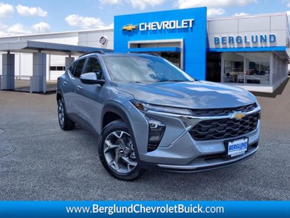 New 2025 Chevrolet Trax LT w/ Driver Confidence Package