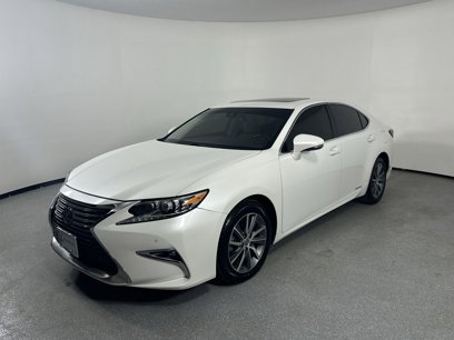 Used 2017 Lexus ES 300h w/ Luxury Package