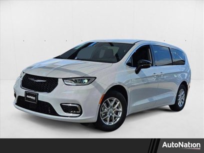 New 2025 Chrysler Pacifica Select