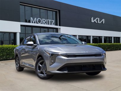 New 2025 Kia K4 LXS