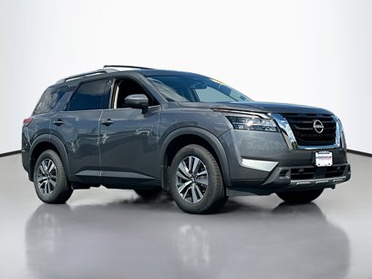 Used 2023 Nissan Pathfinder SL