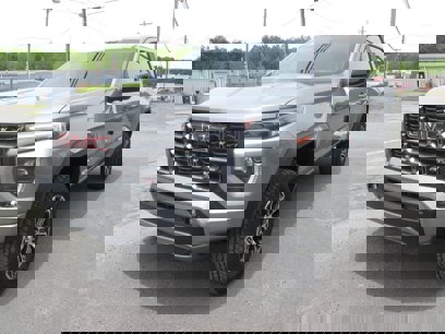 New 2025 GMC Canyon AT4 w/ AT4 Premium Package