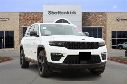Used 2023 Jeep Grand Cherokee Limited w/ Black Appearance Package