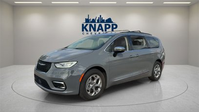 Used 2023 Chrysler Pacifica Limited