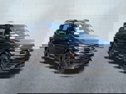 New 2024 Volkswagen Tiguan SE R-Line