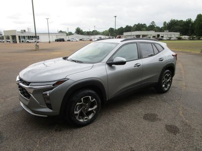 New 2025 Chevrolet Trax LT w/ Driver Confidence Package