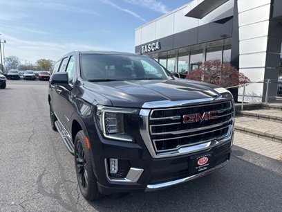 New 2024 GMC Yukon XL SLT w/ SLT Luxury Package