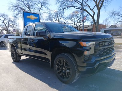 New 2025 Chevrolet Silverado 1500 Custom w/ Turbomax Blackout Package