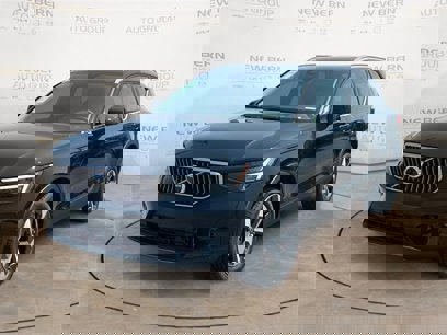 New 2025 Volvo XC40 B5 Plus w/ Protection Package Premier