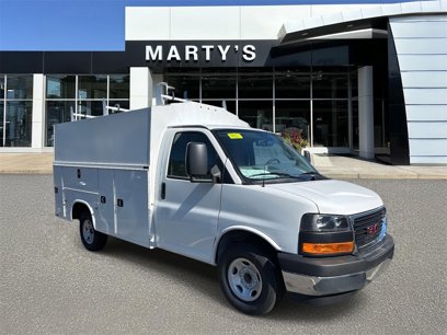 New 2025 GMC Savana 3500 w/ Power Convenience Package